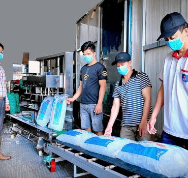 HÀNH TRÌNH TÀI XẾ MANG NƯỚC ĐÁ SẠCH ĐẾN KHÁCH HÀNG MỖI NGÀY